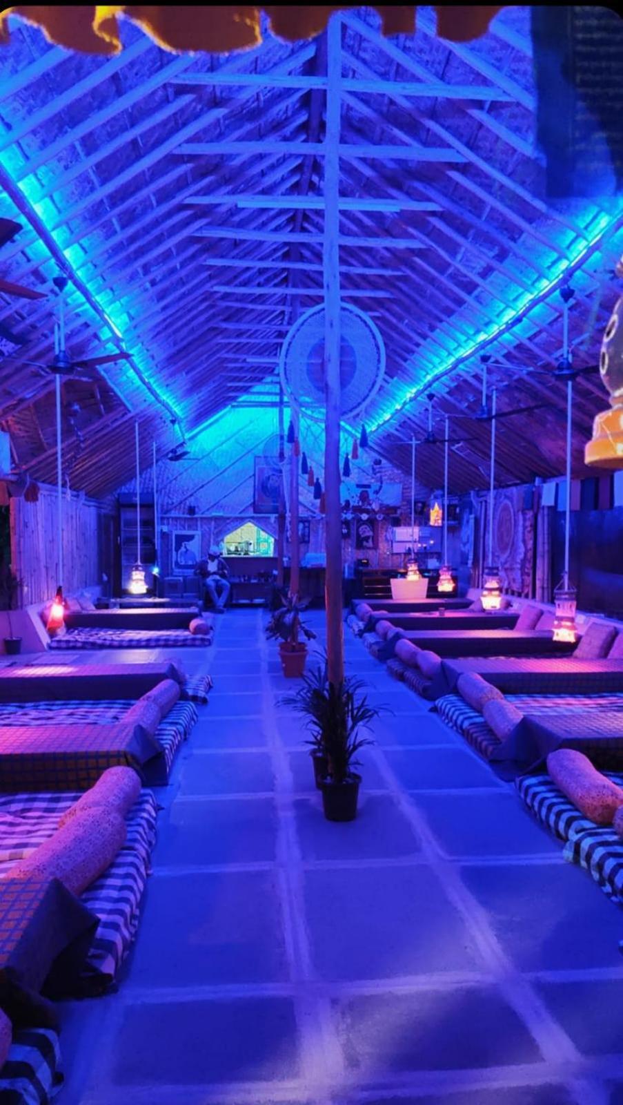 Om Shanti Om Home Stay & Cafe Hampi Eksteriør bilde