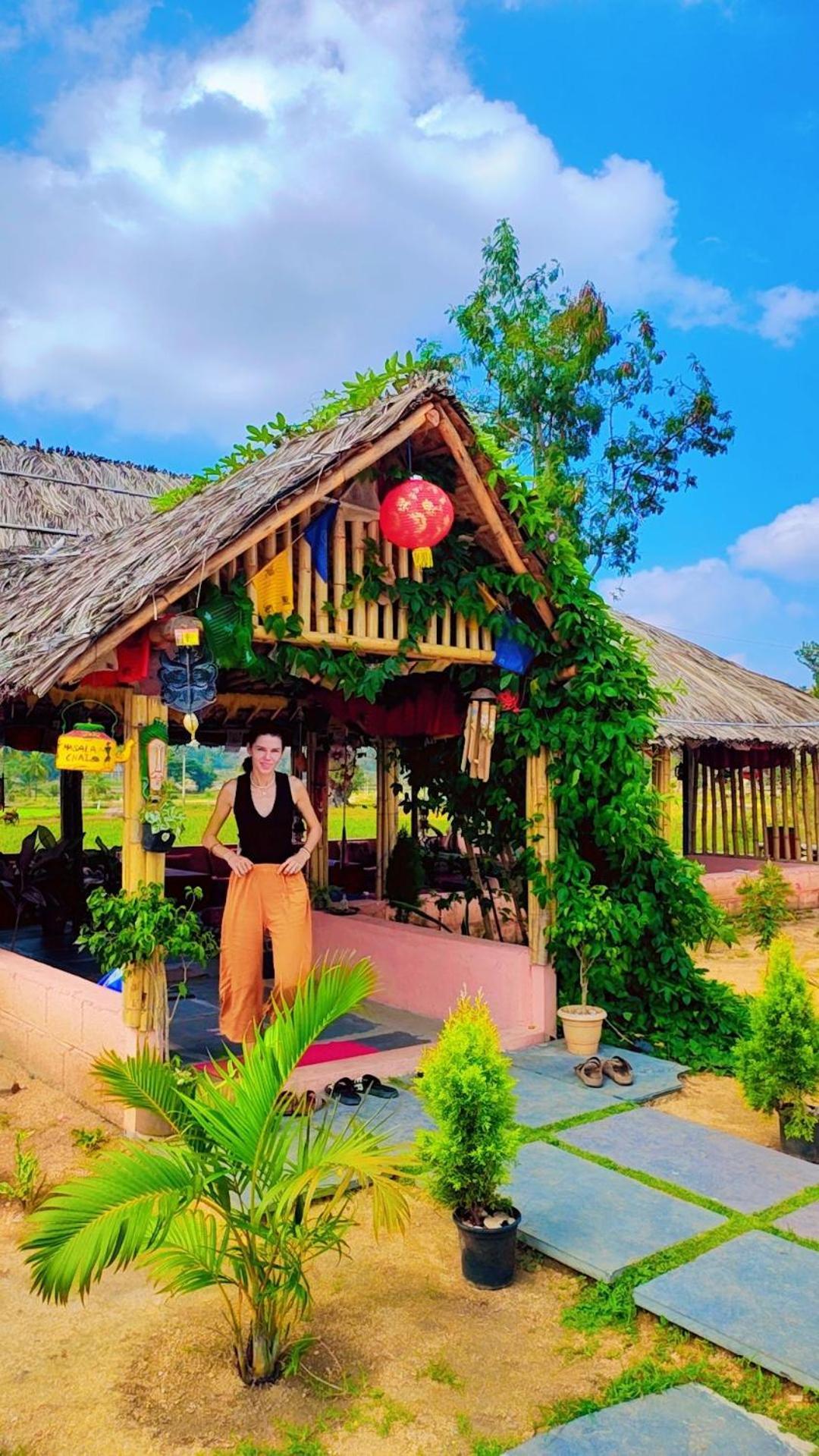 Om Shanti Om Home Stay & Cafe Hampi Eksteriør bilde