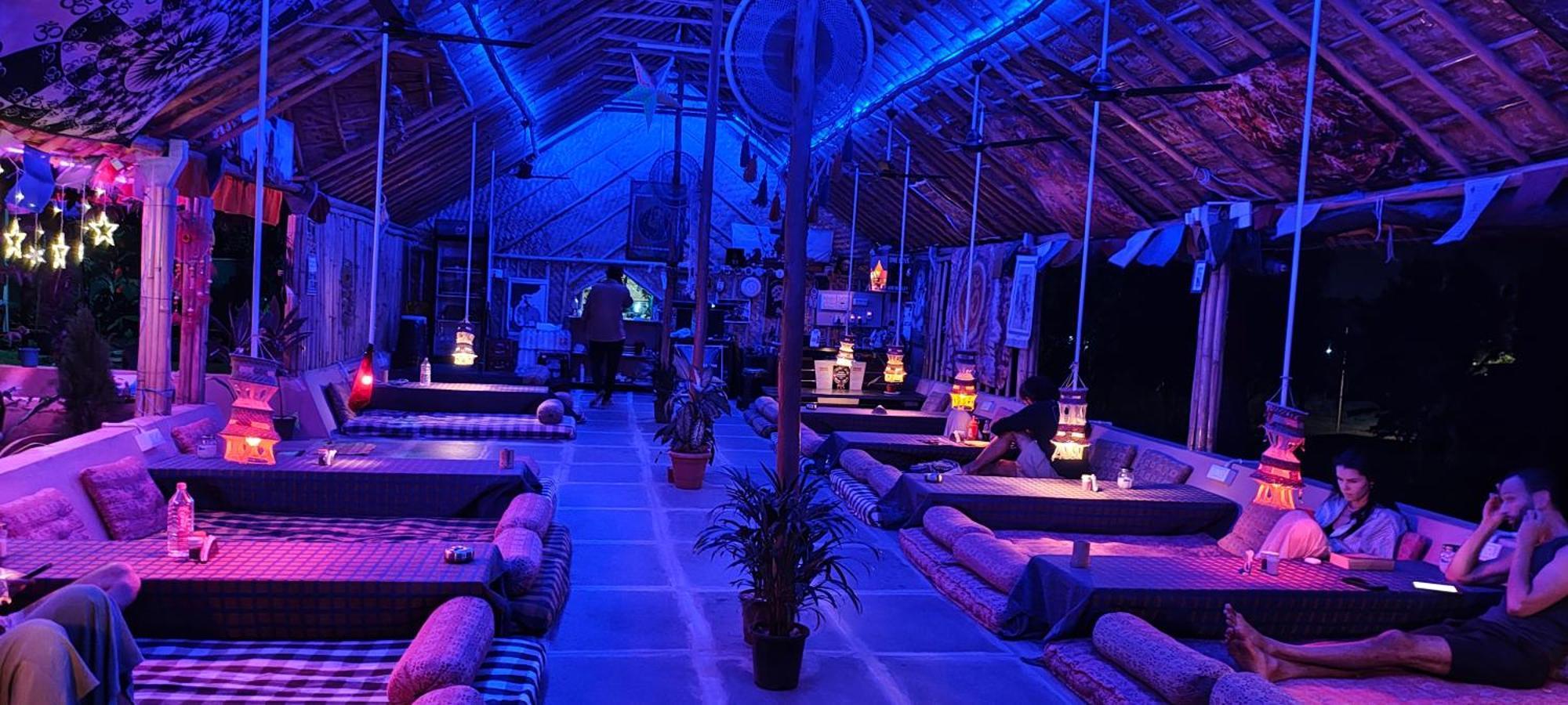 Om Shanti Om Home Stay & Cafe Hampi Eksteriør bilde